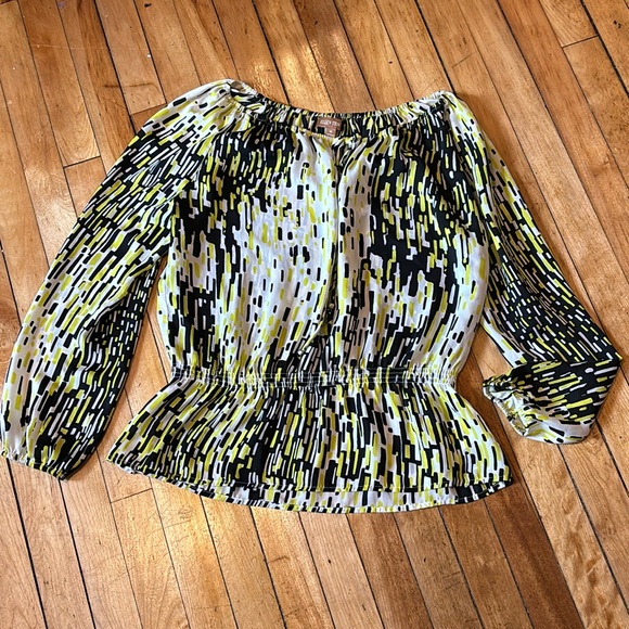 Ellen Tracy Women’s Black and yellow patterned balloon sleeve blouse size m - Picture 1 of 7